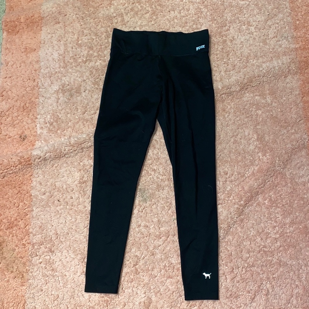 PINK VS YOGA PANTS